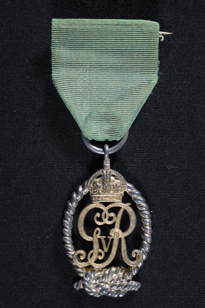 Royal Naval Reserve Decoration — National Museum of the Royal New